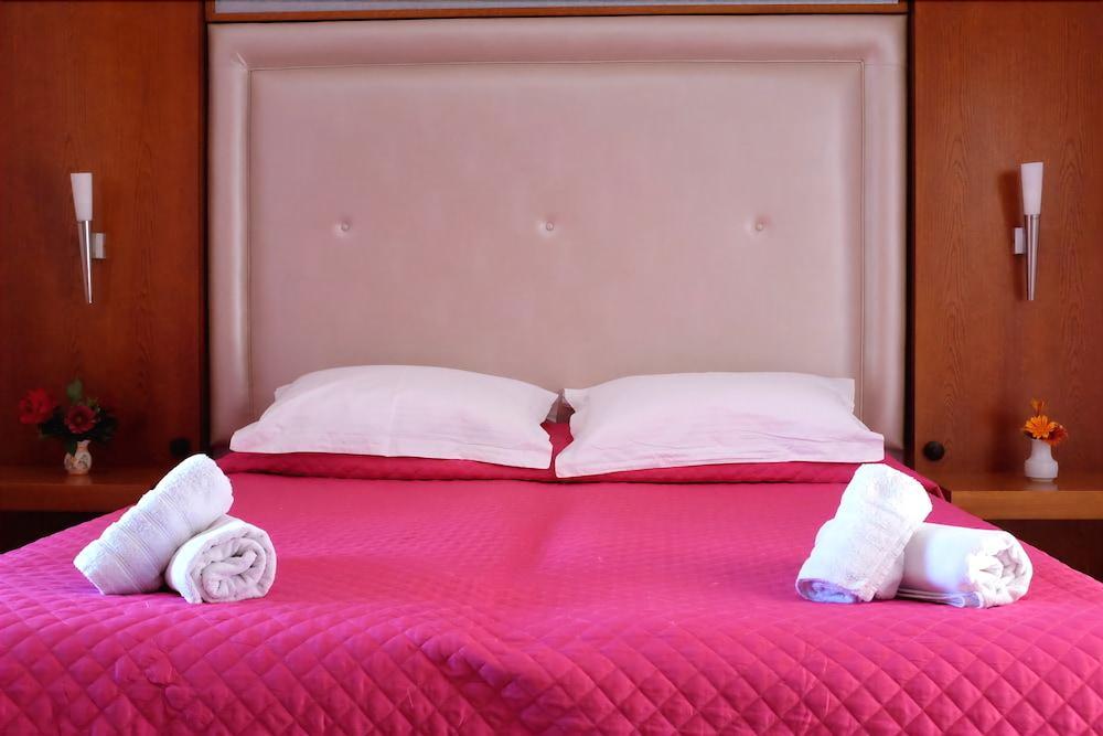 Niki Sunrise Apartments Гастури Экстерьер фото